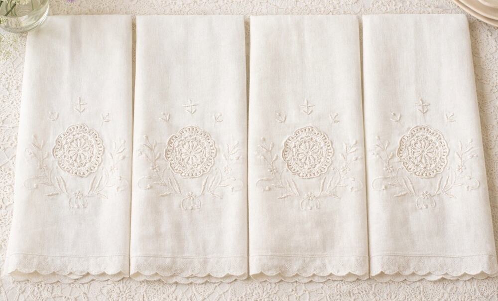 Vintage Guest Towels Set 4 Embroidered Crochet Lace Cream Fingertip Towels